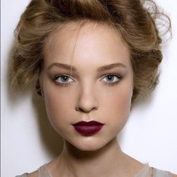 🆕 | 💄 Stila BORDEAUX Lipstick - Picture 2 of 7